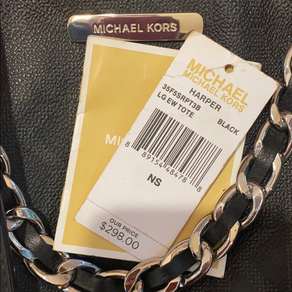 On Sale!!!!!!
Michael Kors bag. Large Harper tote - Picture 4 of 4